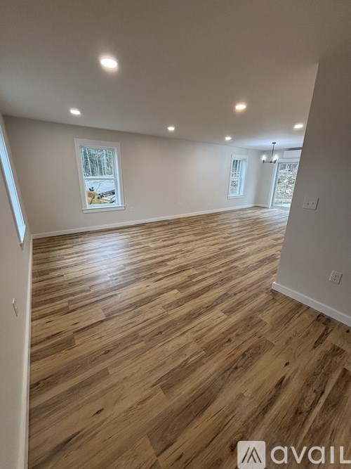 20 Pond Road 3 Beds Townhouse for Rent - Photo Gallery 3