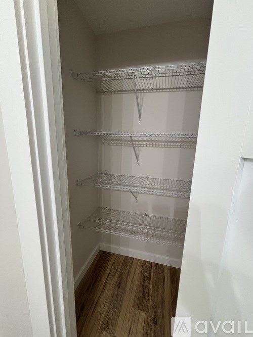 20 Pond Road 3 Beds Townhouse for Rent - Photo Gallery 5