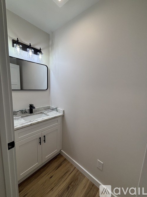 20 Pond Road 3 Beds Townhouse for Rent - Photo Gallery 10