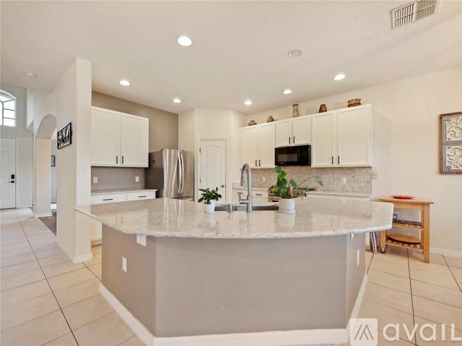 1976 The Oaks Blvd 5 Beds Single Family Home for Rent - Photo Gallery 2