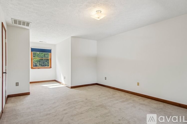 11 Timothy Ln 3 Beds Single Family Home for Rent - Photo Gallery 26