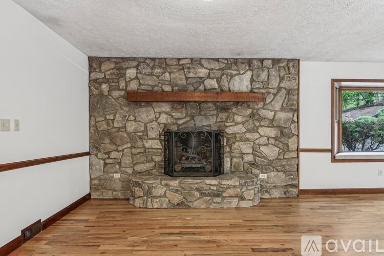 11 Timothy Ln 3 Beds Single Family Home for Rent - Photo Gallery 10