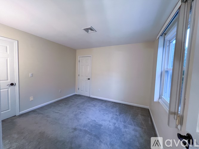 49 Connecticut 37 3 Beds Single Family Home for Rent - Photo Gallery 13