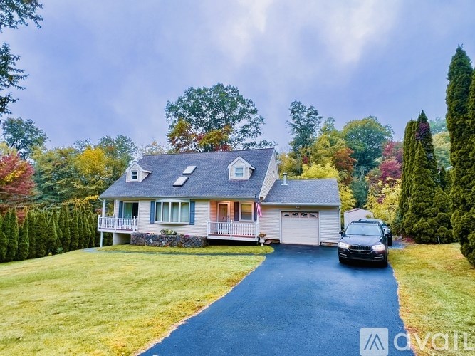 49 Connecticut 37 3 Beds Single Family Home for Rent - Photo Gallery 18