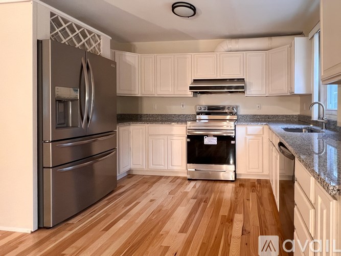 49 Connecticut 37 3 Beds Single Family Home for Rent - Photo Gallery 5