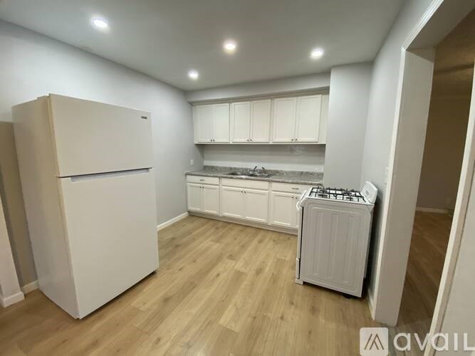 6968 Lapeer Road 2 Beds Single Family Home for Rent - Photo Gallery 4