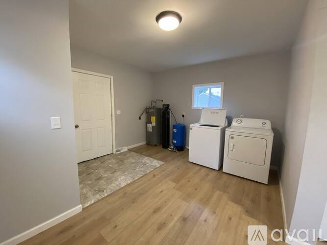 6968 Lapeer Road 2 Beds Single Family Home for Rent - Photo Gallery 8