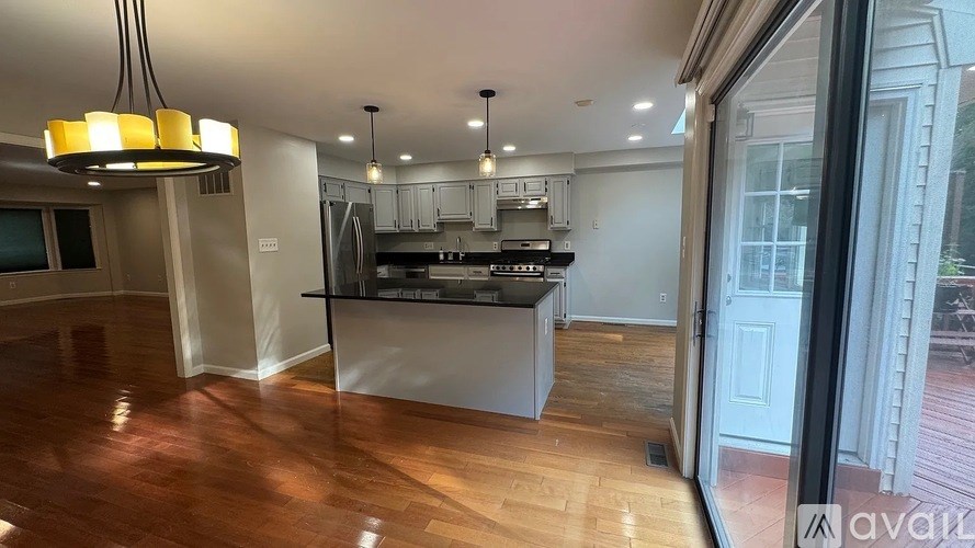 9085 Golden Sunset Lane 4 Beds Townhouse for Rent - Photo Gallery 3