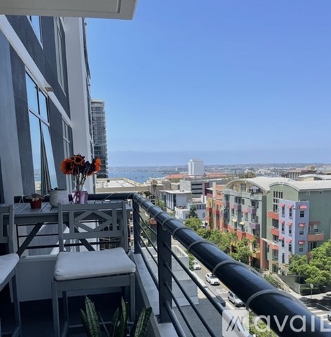 425 West Beech Street 2 Beds Apartment for Rent