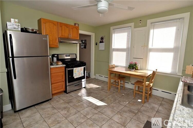 85 Kneen St 2 Beds Apartment for Rent - Photo Gallery 3