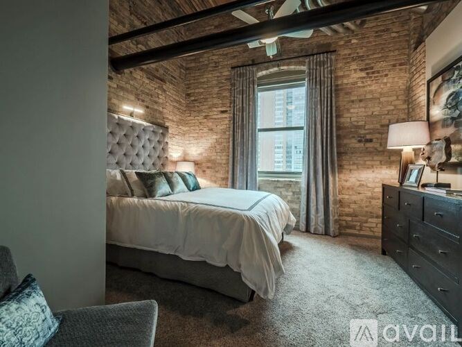 445 E Ohio St 1 Bed Apartment for Rent - Photo Gallery 8