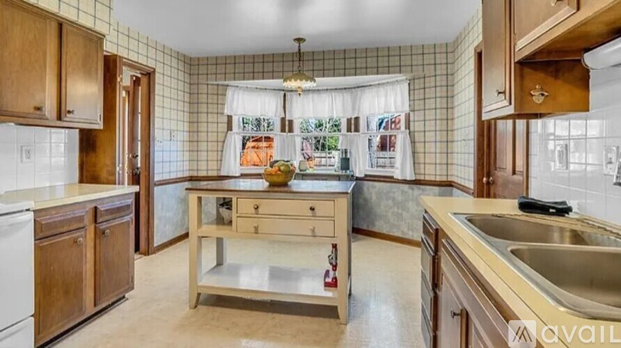 561 Summit Ridge Drive 4 Beds Single Family Home for Rent - Photo Gallery 4