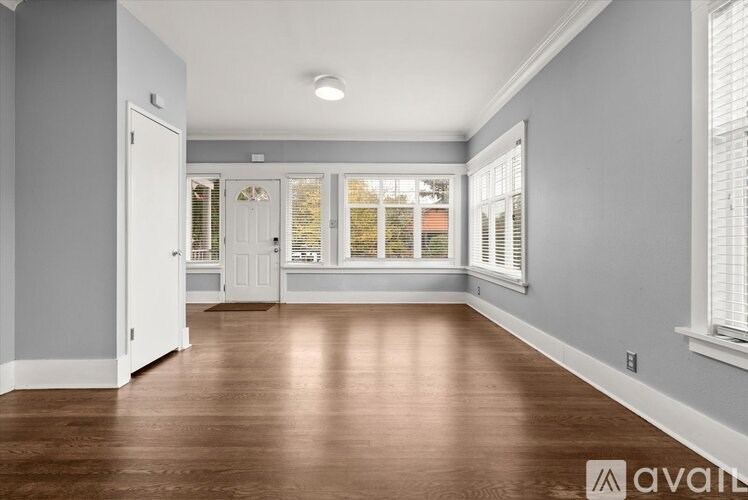 8633 Wabash Avenue South 4 Beds Single Family Home for Rent - Photo Gallery 20