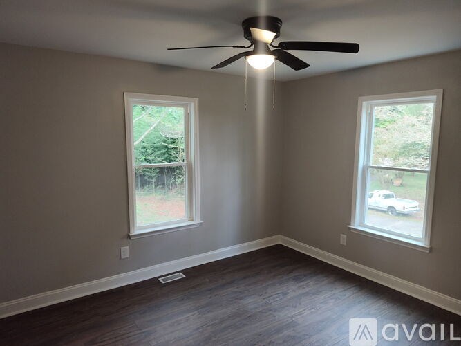 976 Beck Road 3 Beds Single Family Home for Rent - Photo Gallery 10