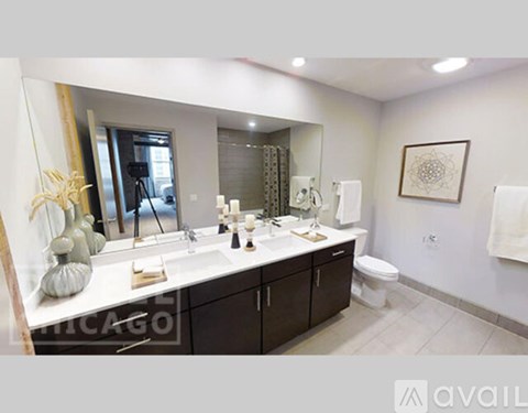 445 E Ohio St 2 Beds Apartment for Rent - Photo Gallery 12