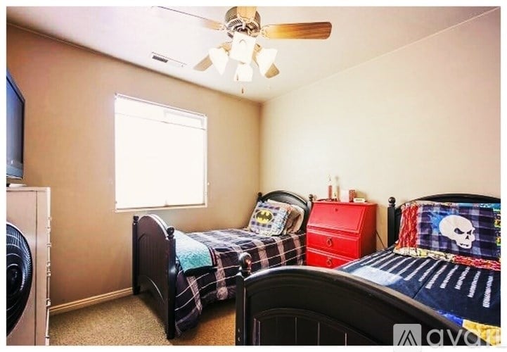 328 South 300 West 4 Beds Single Family Home for Rent - Photo Gallery 12