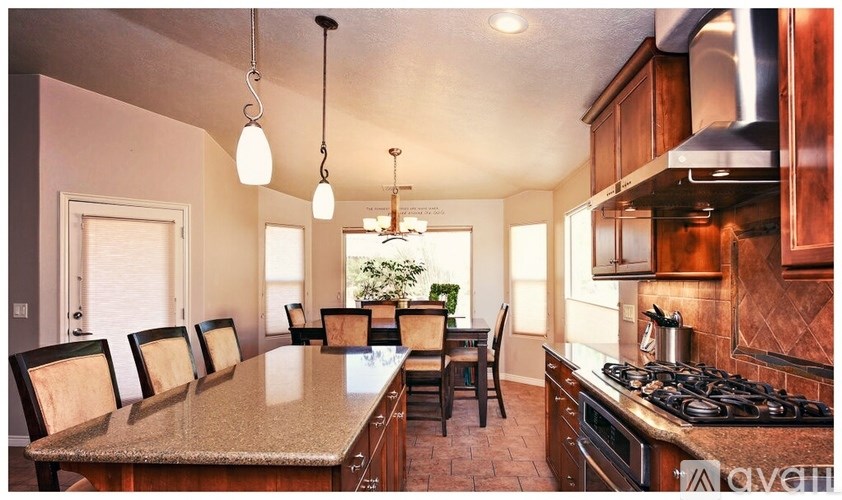 328 South 300 West 4 Beds Single Family Home for Rent - Photo Gallery 6