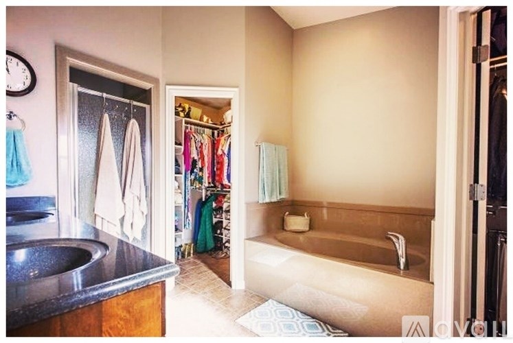 328 South 300 West 4 Beds Single Family Home for Rent - Photo Gallery 10