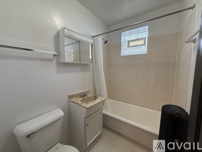 4701 N St Louis Ave Studio Apartment for Rent - Photo Gallery 11