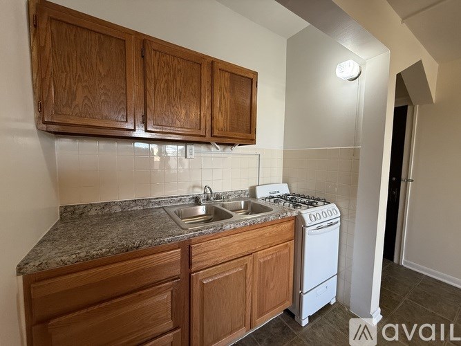 4701 N St Louis Ave Studio Apartment for Rent - Photo Gallery 5