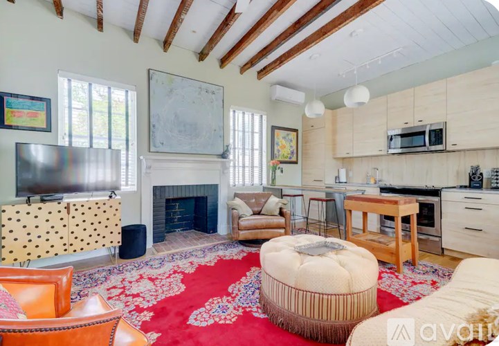 416 South Front Street 1 Bed Single Family Home for Rent - Photo Gallery 4