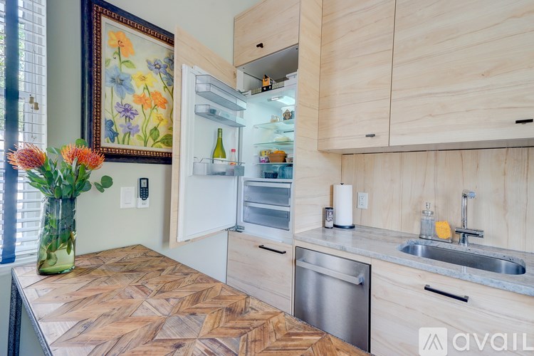 416 South Front Street 1 Bed Single Family Home for Rent - Photo Gallery 8