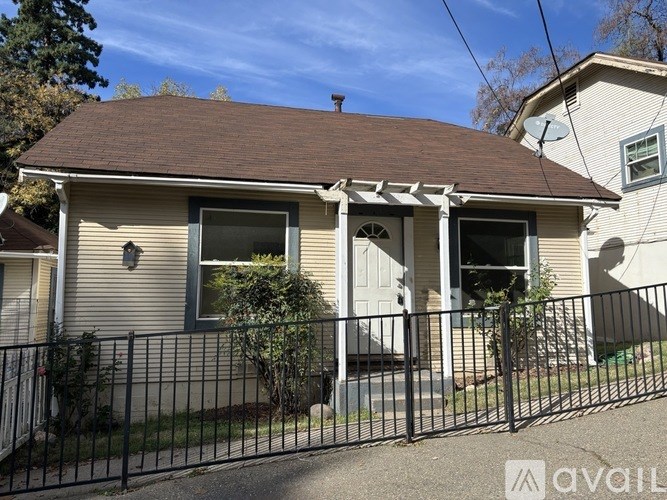 2896 Coloma St 2 Beds Single Family Home for Rent - Photo Gallery 3