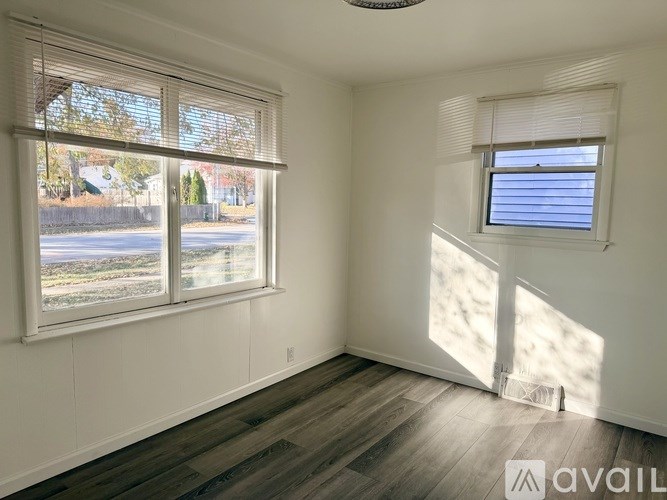 308 South Division Street 4 Beds Single Family Home for Rent - Photo Gallery 17