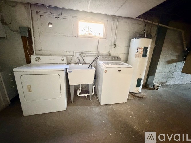 308 South Division Street 4 Beds Single Family Home for Rent - Photo Gallery 23