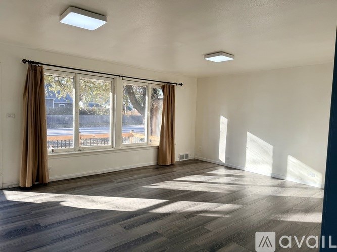 308 South Division Street 4 Beds Single Family Home for Rent - Photo Gallery 7