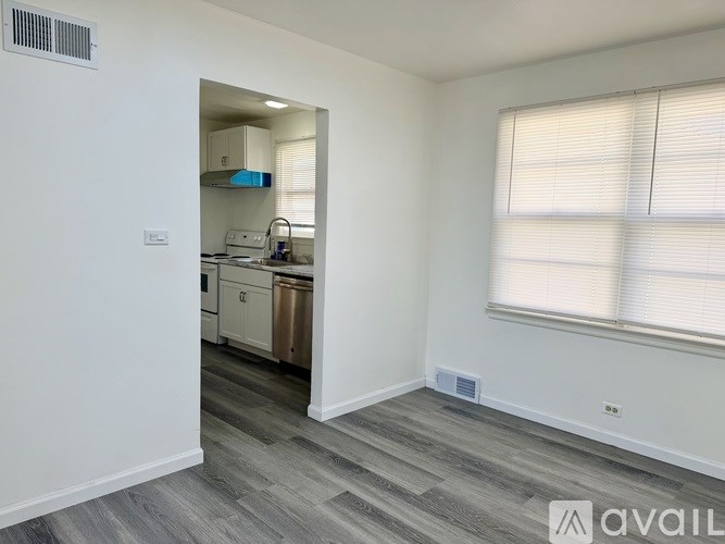 308 South Division Street 4 Beds Single Family Home for Rent - Photo Gallery 8