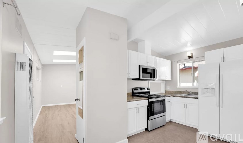 3271 Alma St 3 Beds Single Family Home for Rent - Photo Gallery 4