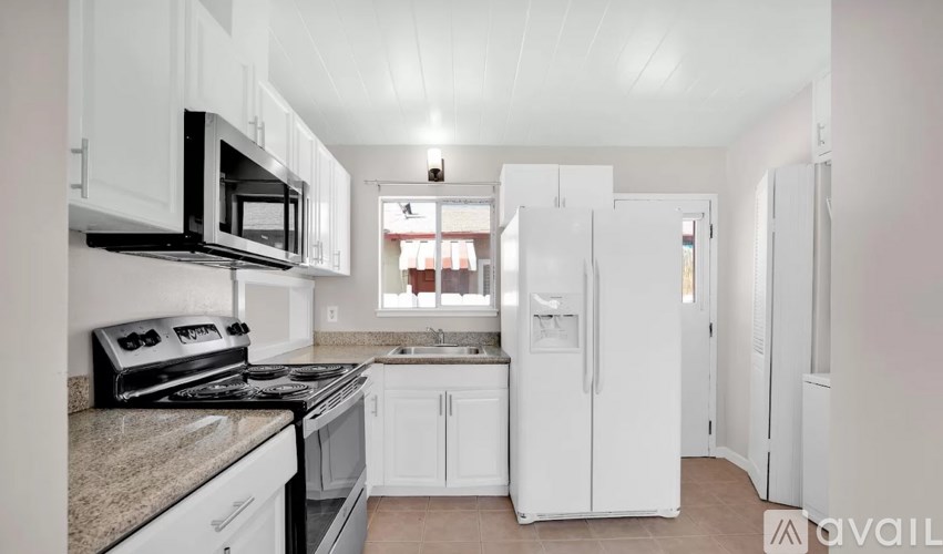 3271 Alma St 3 Beds Single Family Home for Rent - Photo Gallery 6