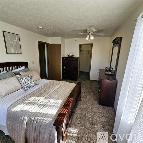 900 Griswold Ct 2 Beds Apartment for Rent - Photo Gallery 9