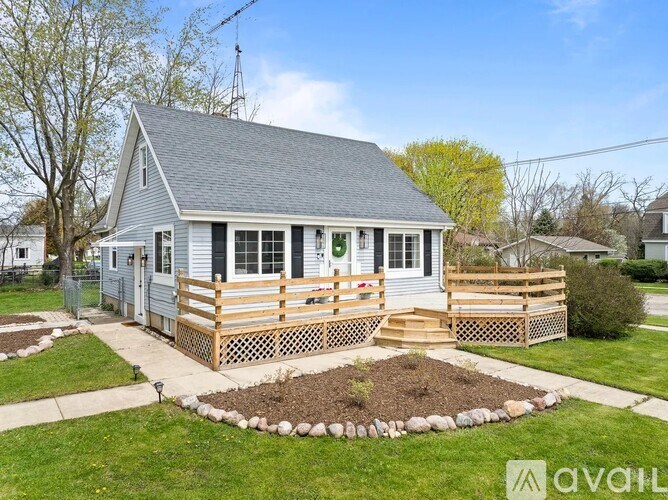 112 East Page Street 4 Beds Single Family Home for Rent - Photo Gallery 2