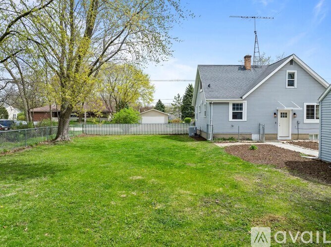 112 East Page Street 4 Beds Single Family Home for Rent - Photo Gallery 5