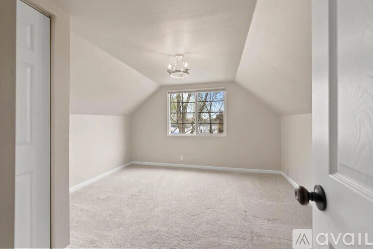 112 East Page Street 4 Beds Single Family Home for Rent - Photo Gallery 9