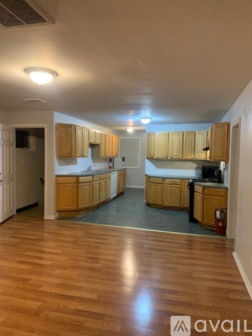 174 Jencks St 3 Beds Apartment for Rent - Photo Gallery 1