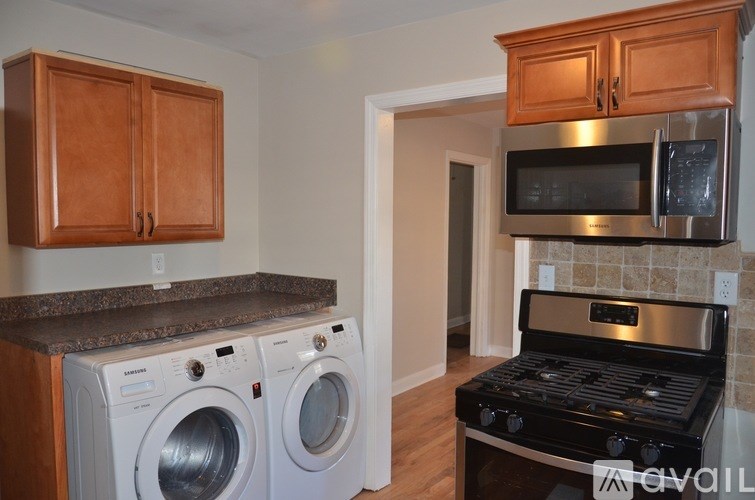 3411 Lark Lane 2 Beds Single Family Home for Rent - Photo Gallery 5