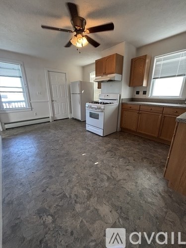 47 Middle St 3 Beds Apartment for Rent - Photo Gallery 2