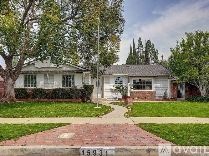 15931 Tuba Street 3 Beds Single Family Home for Rent - Photo Gallery 6