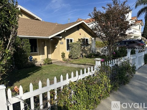 2703 Gates Avenue 3 Beds Apartment for Rent