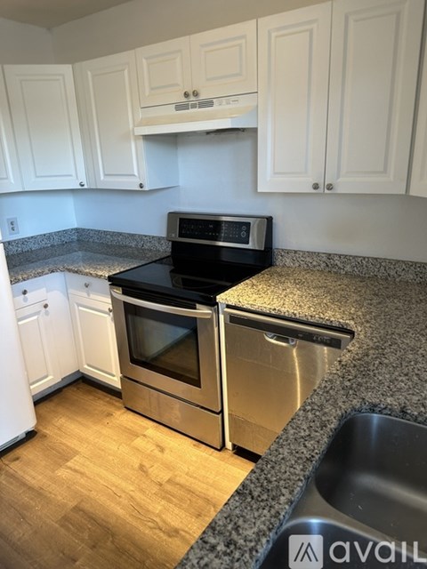 617 Ixoria Ave 2 Beds Apartment for Rent - Photo Gallery 3