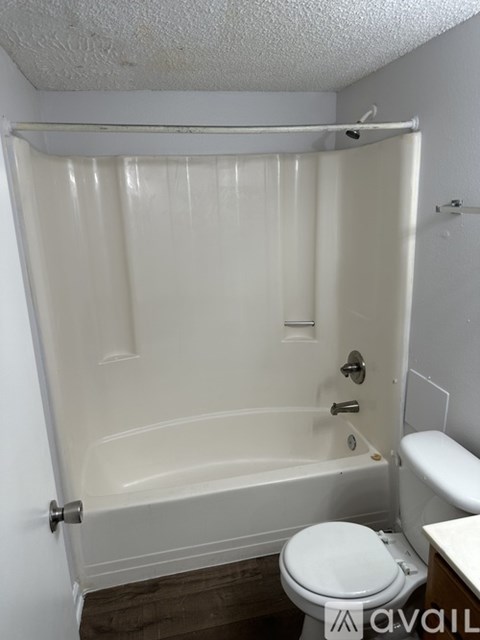 617 Ixoria Ave 2 Beds Apartment for Rent - Photo Gallery 6