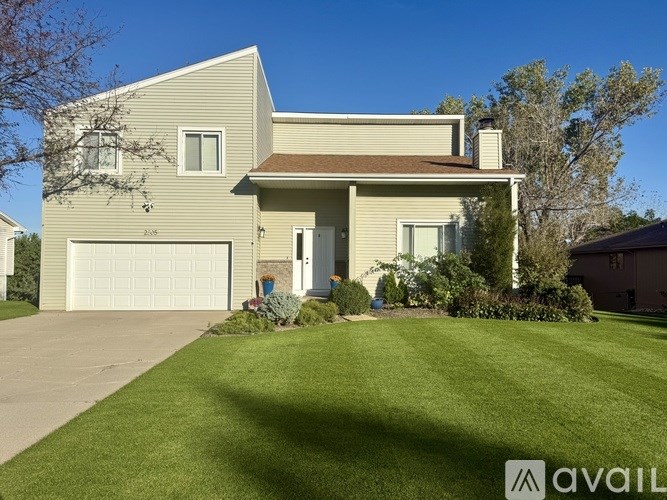 2305 South 165th Street 4 Beds Single Family Home for Rent - Photo Gallery 1