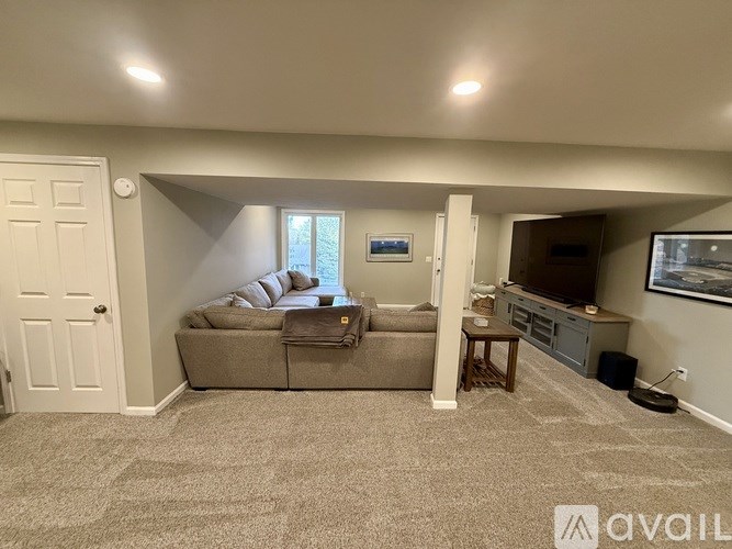 2305 South 165th Street 4 Beds Single Family Home for Rent - Photo Gallery 18