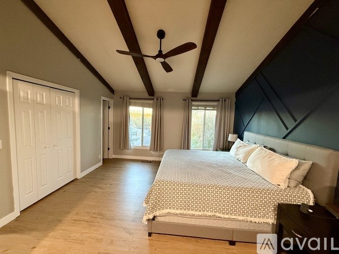 2305 South 165th Street 4 Beds Single Family Home for Rent - Photo Gallery 10