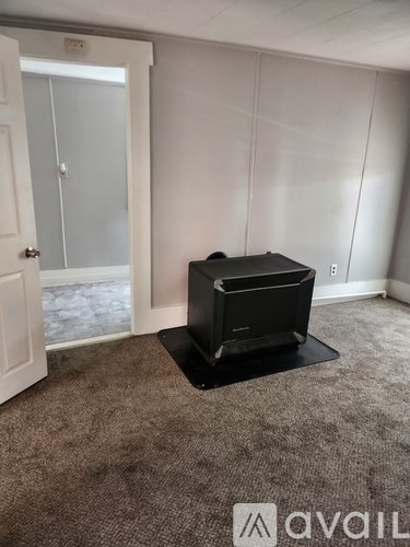 80-82 Laurel Street 1 Bed Apartment for Rent