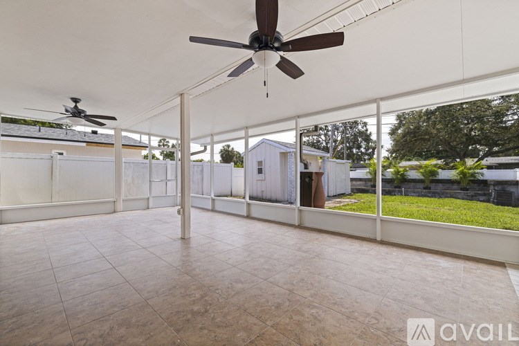 934 41st Ave NE 4 Beds Single Family Home for Rent - Photo Gallery 13