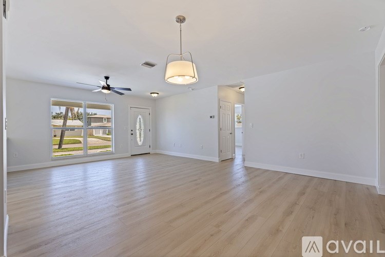 934 41st Ave NE 4 Beds Single Family Home for Rent - Photo Gallery 15